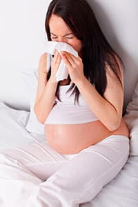 Как лечить заложенность носа при беременности