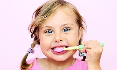 Как научить ребенка чистить зубы в 5-7 лет