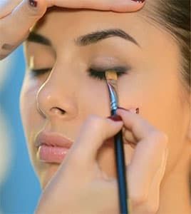 Методика выполнения макияжа для увеличения глаз