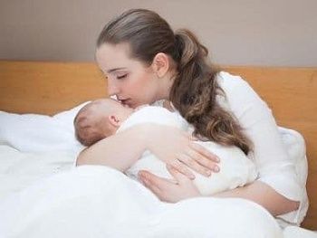 Сколько лежат в роддоме после родов
